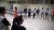 Alunos participam de aula de dança como preparação para o Enade